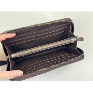 BOTTEGA VENETA INTRECCIATO ZIP AROUND LONG WALLET BOTTEGA VENETA INTRECCIATO ZIP AROUND LONG WALLET